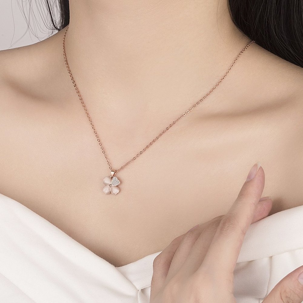 NEW Silver Romantic Lucky Wish Flower Pendant Necklace